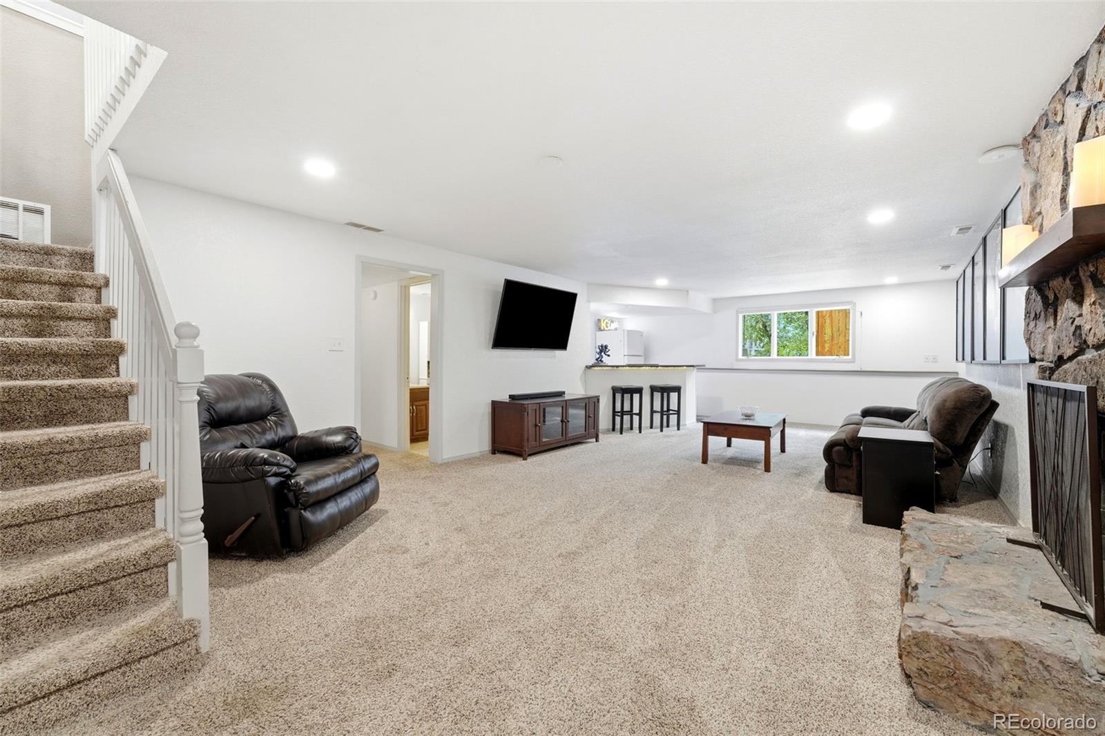 1145 Garlock Lane