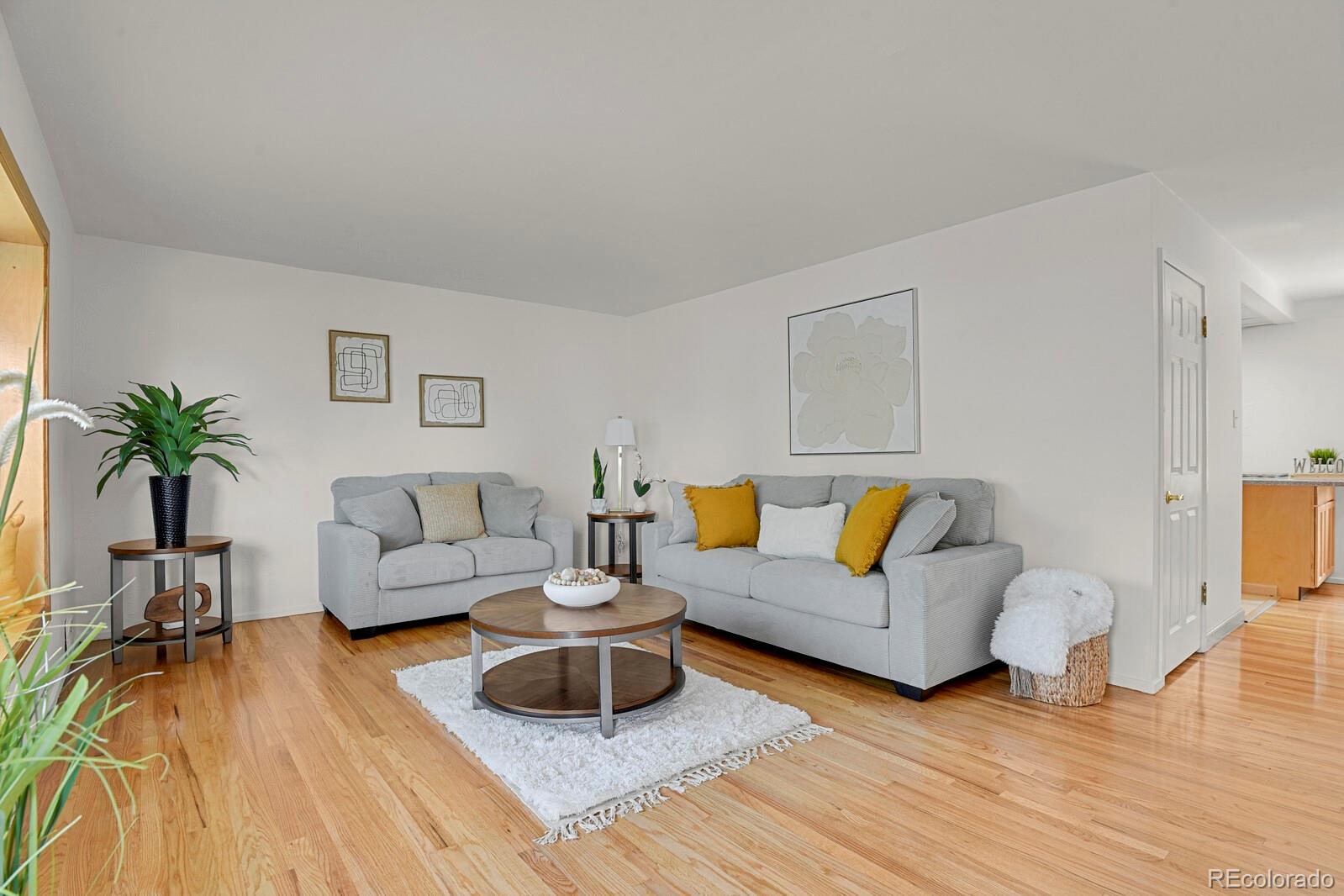 2834 S Zurich Court
