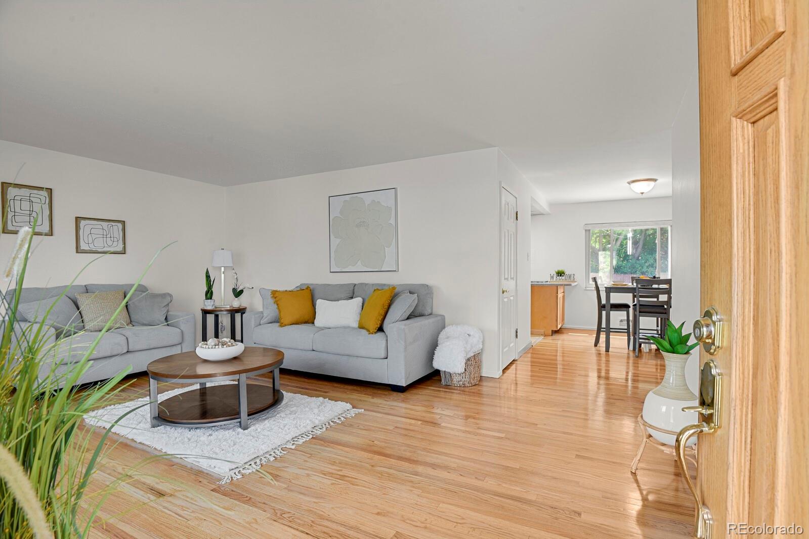 2834 S Zurich Court