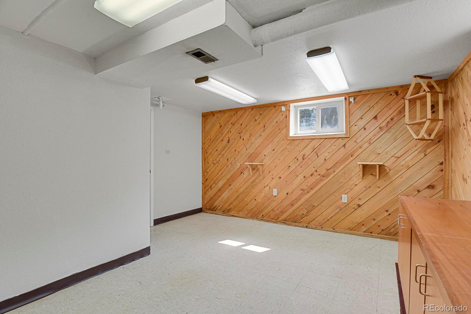 2834 S Zurich Court