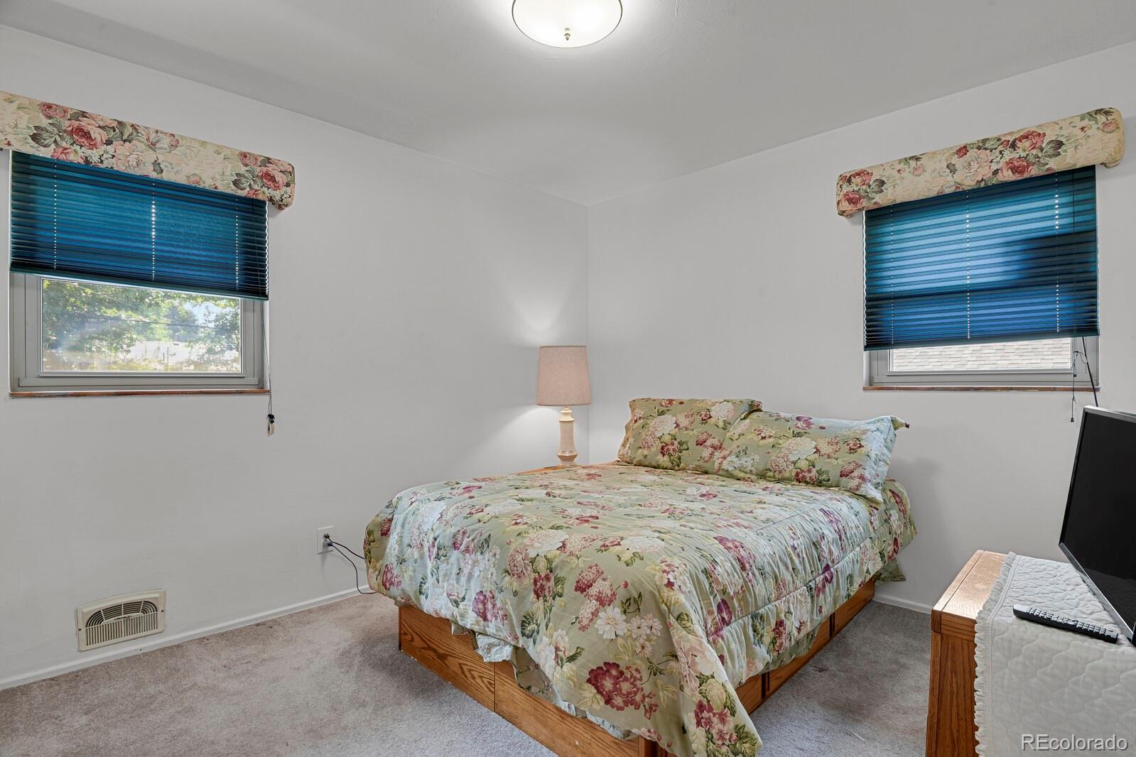 2834 S Zurich Court
