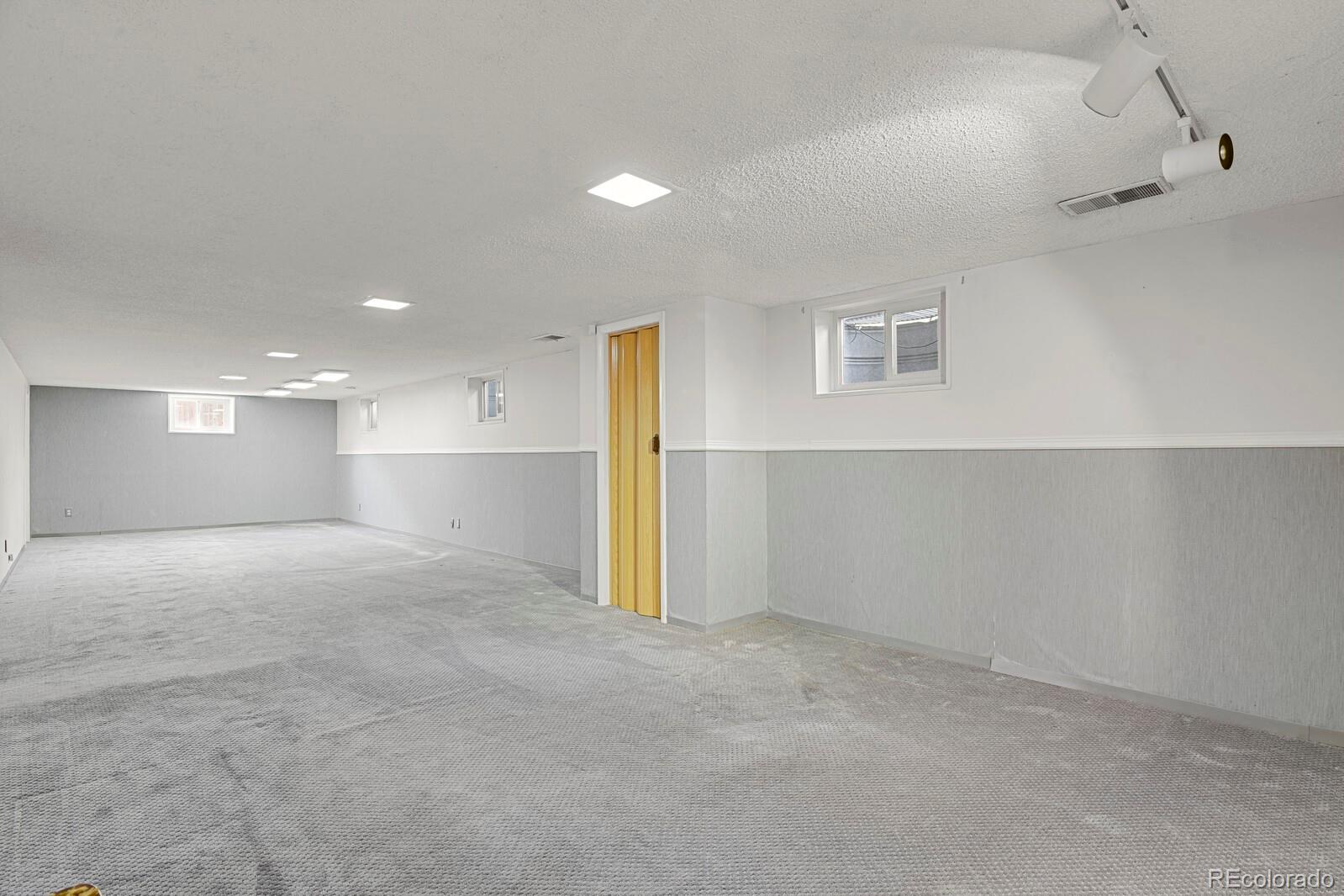 2834 S Zurich Court