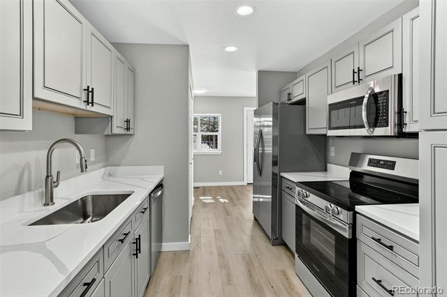 2301 E Fremont Avenue Unit: S02