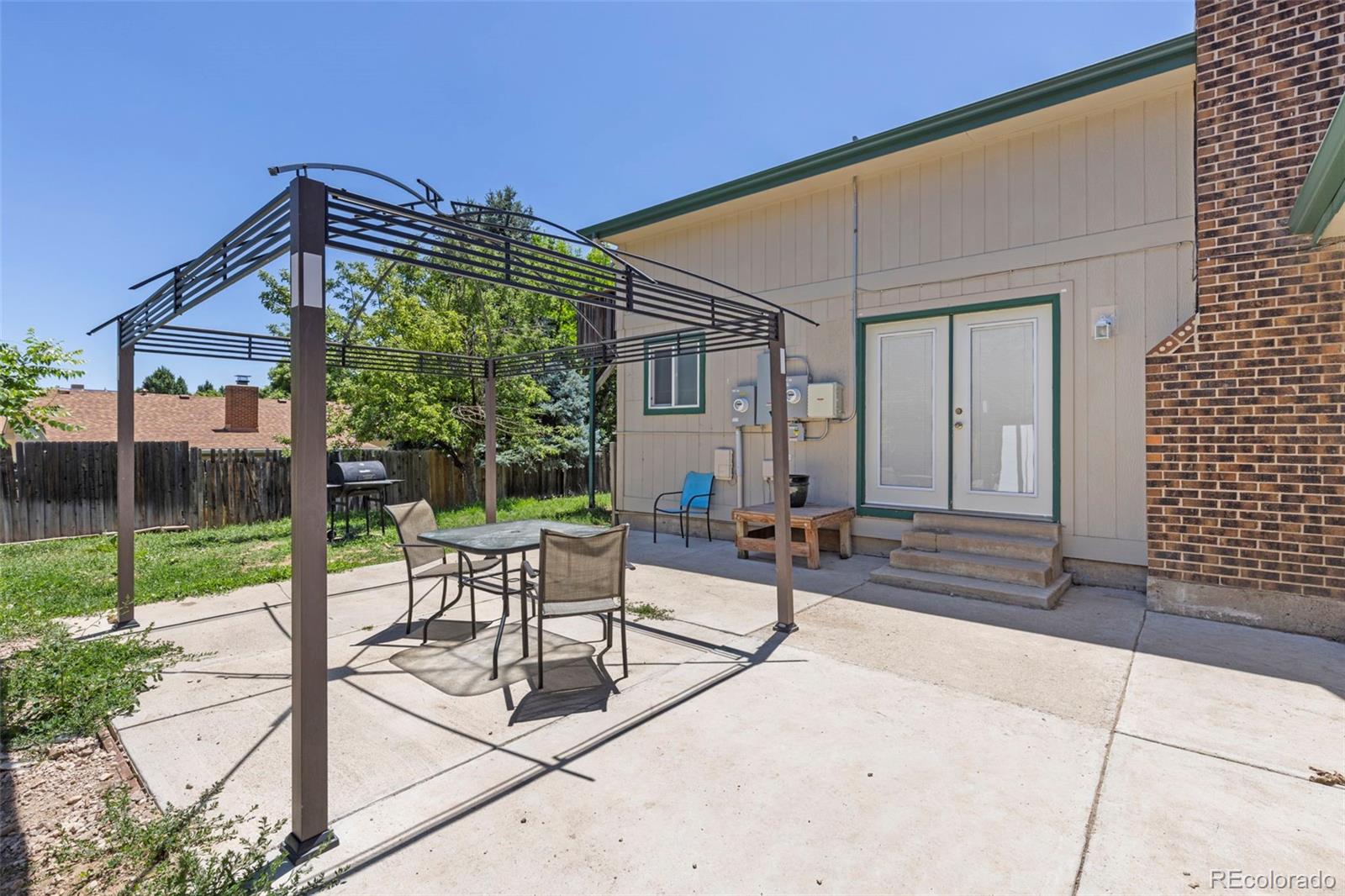 1584 S Fraser Way