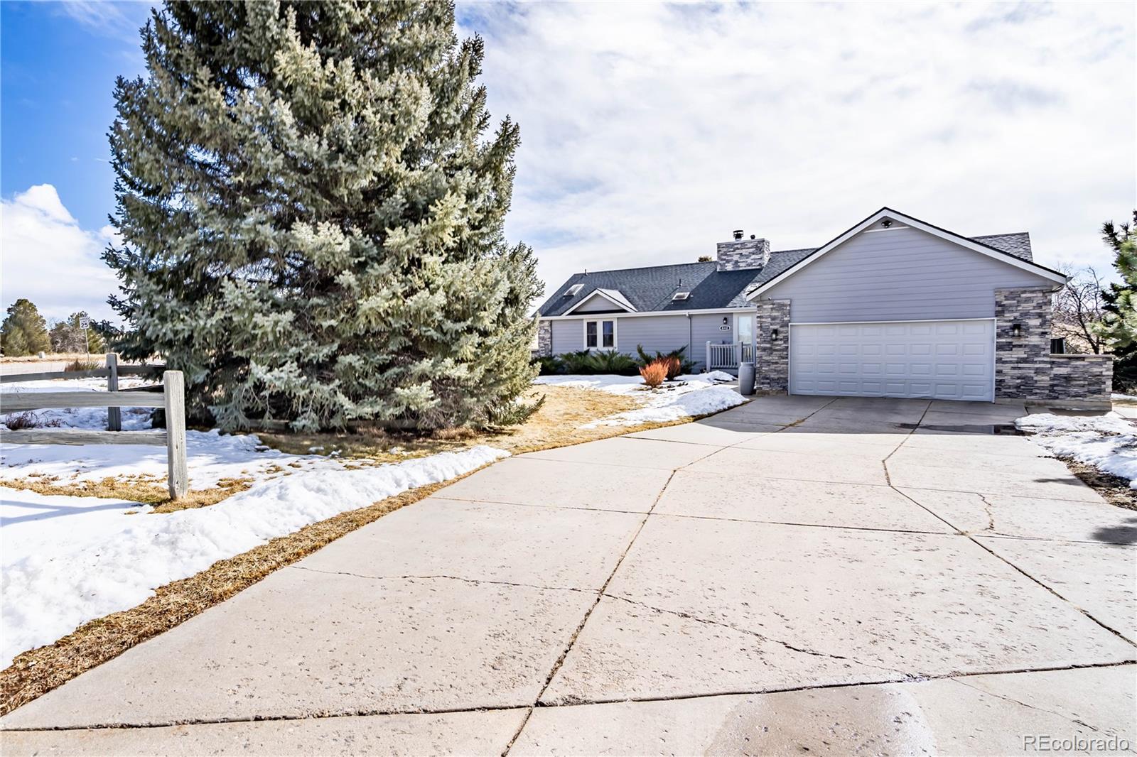 8332 Carriage Circle
