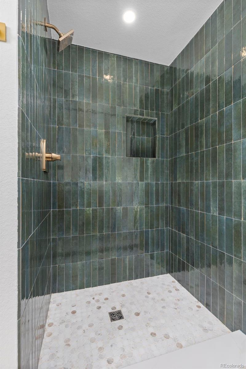 203 E Chester Street Unit: B