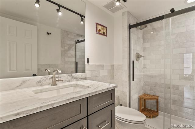 130 N Pearl Street Unit: 1101