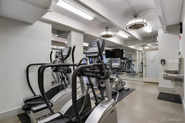 130 N Pearl Street Unit: 1101