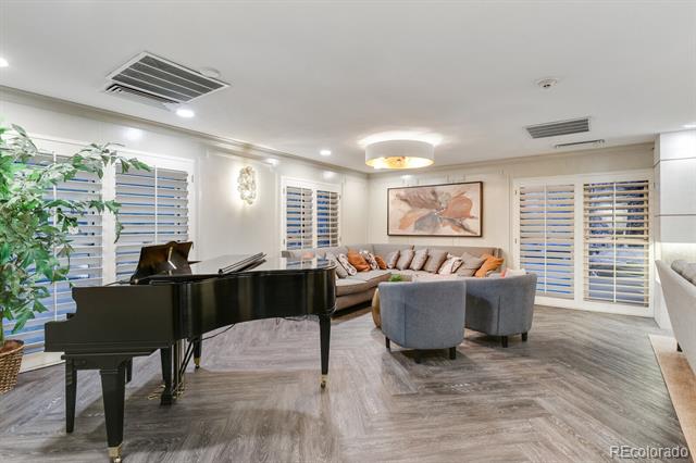 130 N Pearl Street Unit: 1101