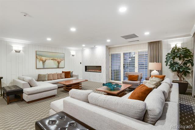 130 N Pearl Street Unit: 1101