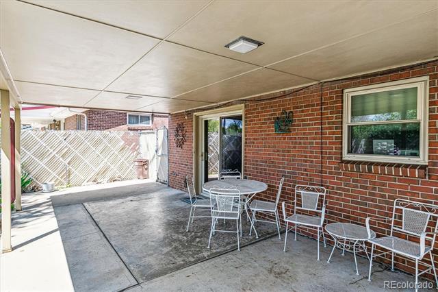 3011 S Fenton Street