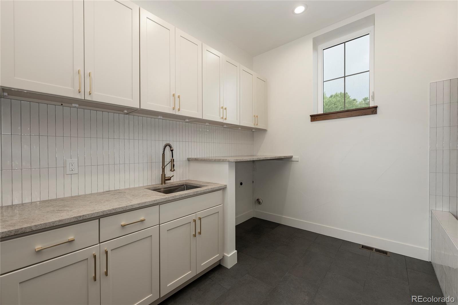 502 Upper Ranch View Road