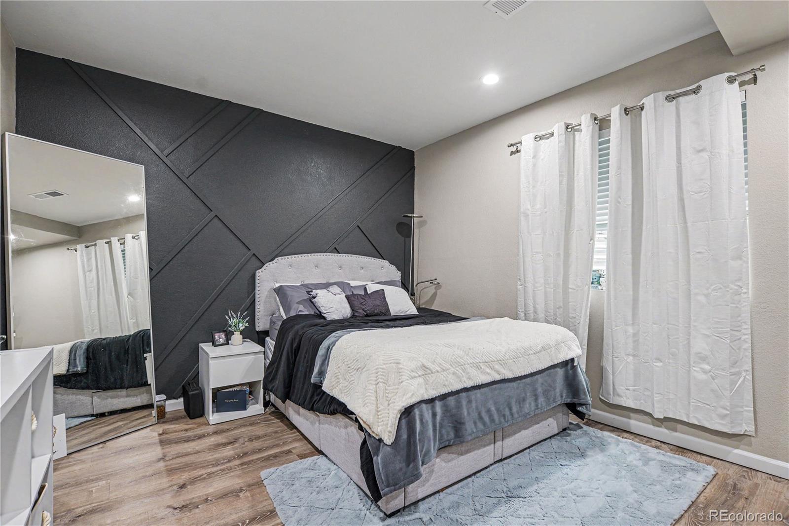 6024 E 154th Place