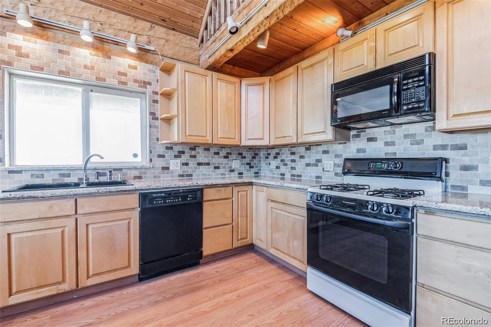 1212 S County Road 185