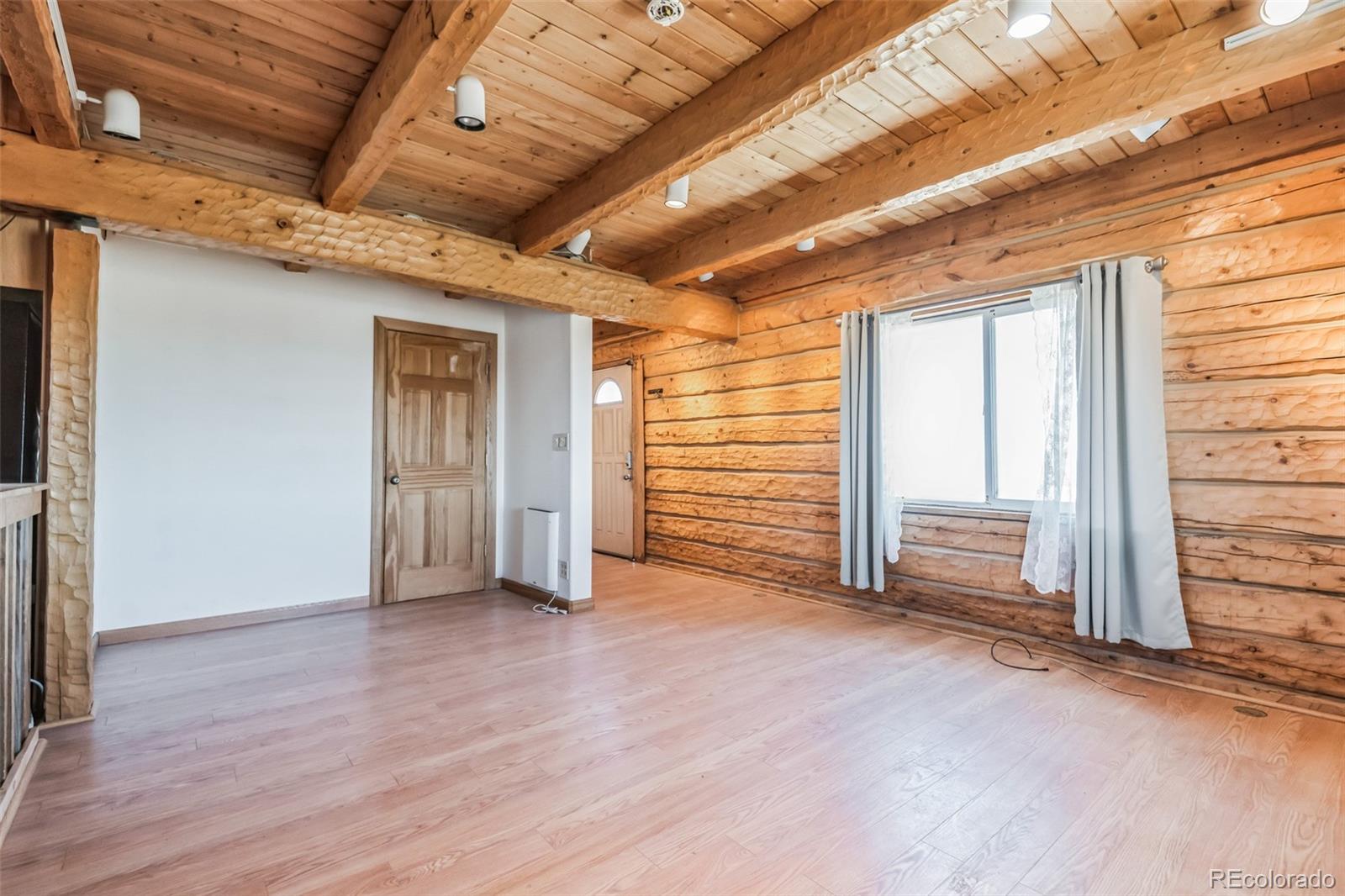 1212 S County Road 185