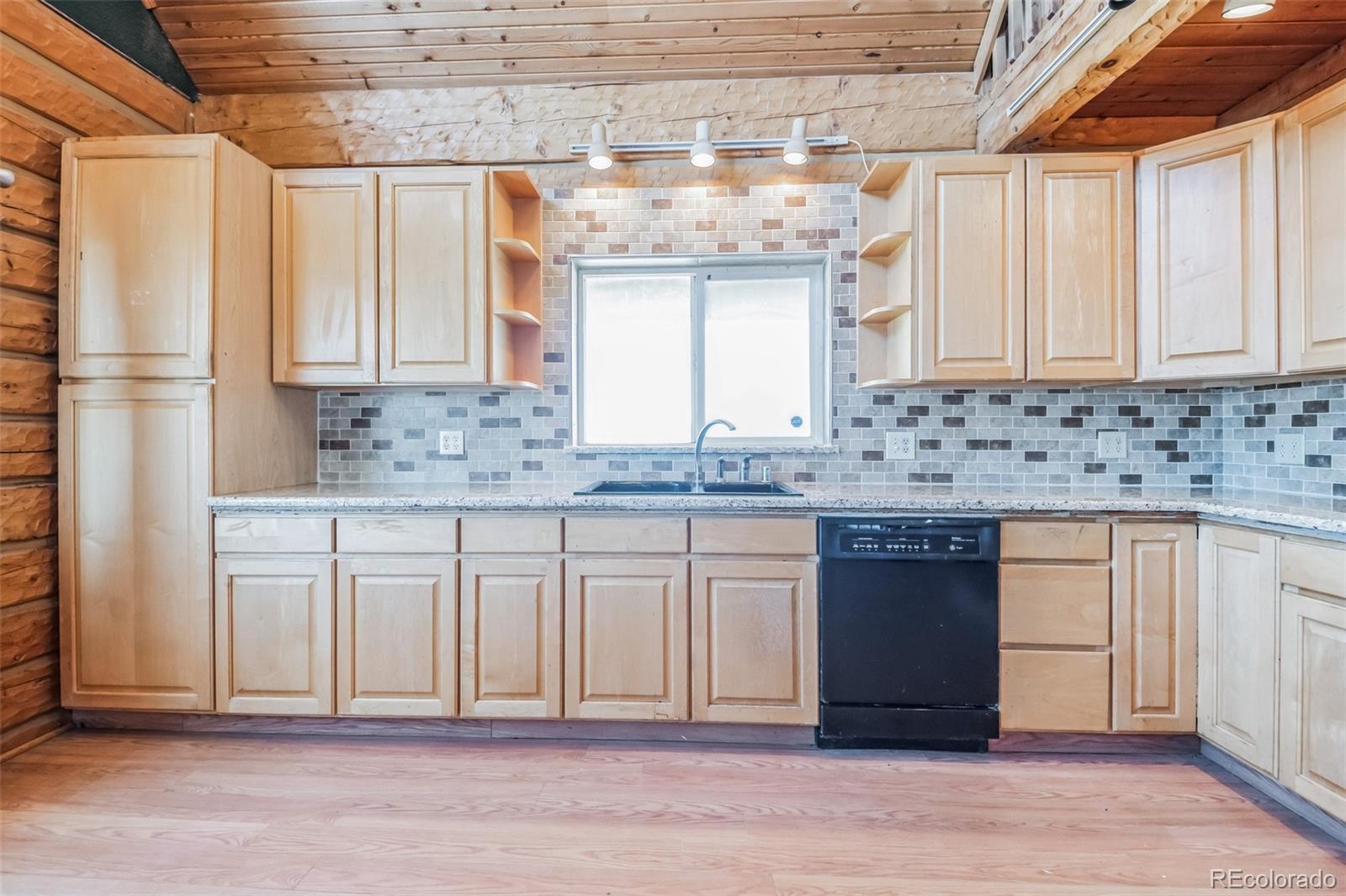 1212 S County Road 185