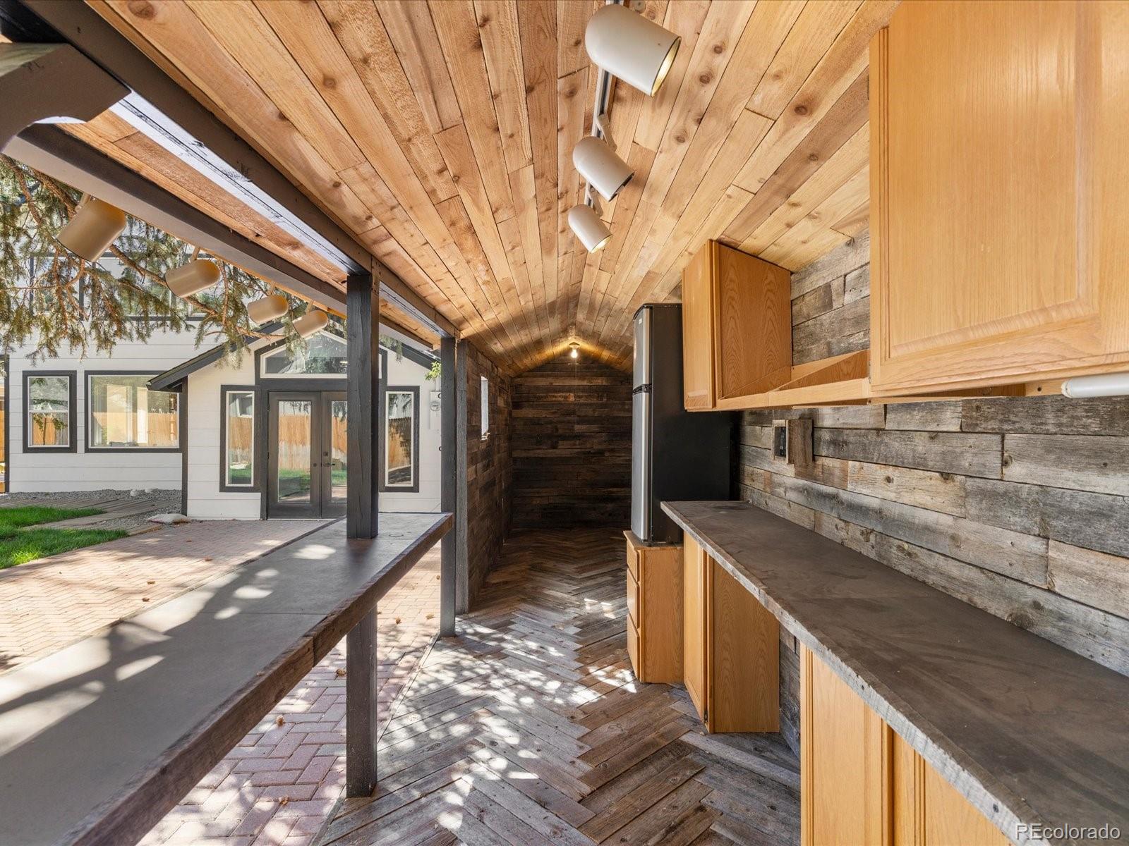 509 W 5th Street
