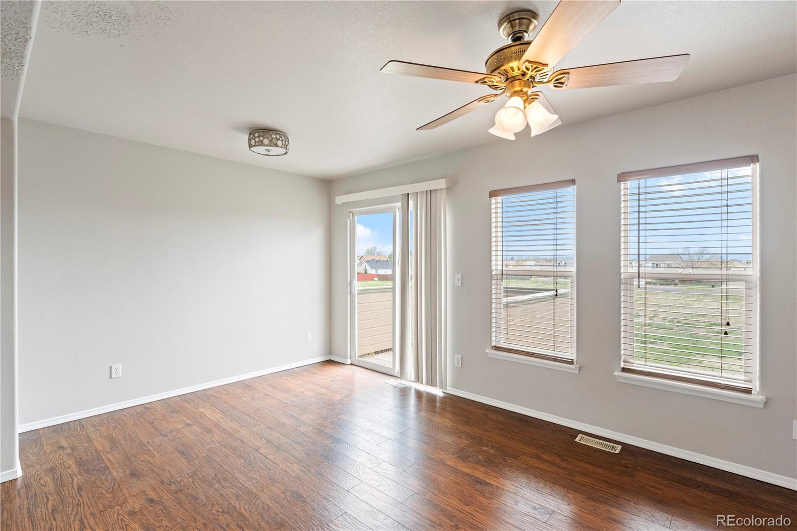 5382 Sunshade Point