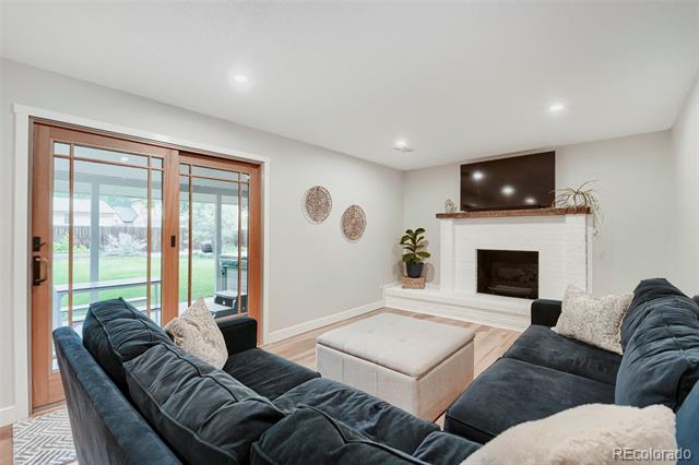 7867 W Peakview Drive
