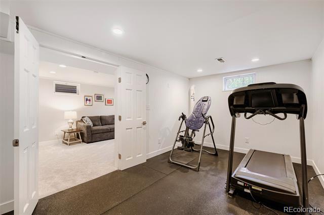7867 W Peakview Drive