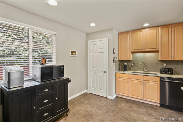 7197 S Dahlia Court