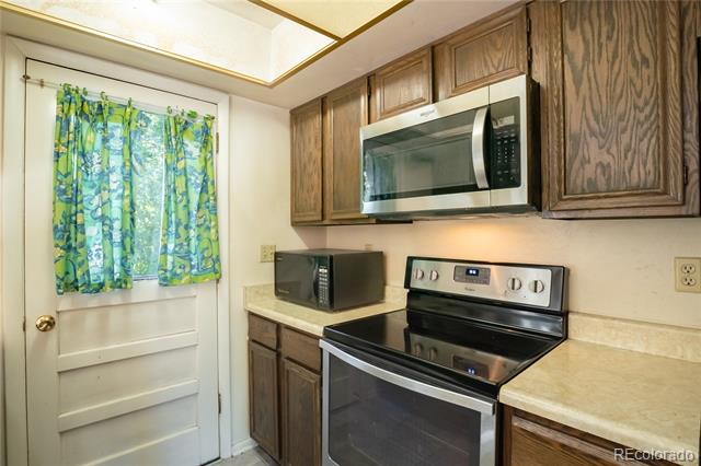 558 S Field Court