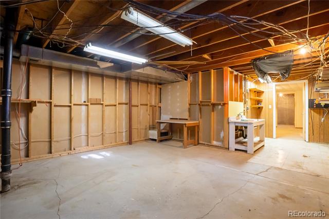 558 S Field Court