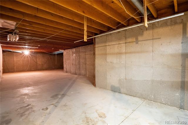 558 S Field Court