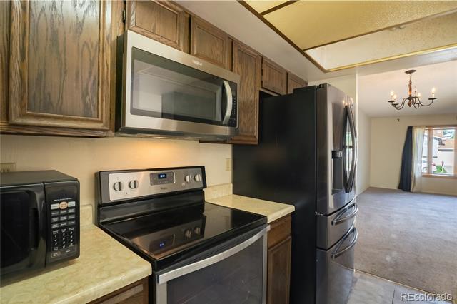 558 S Field Court