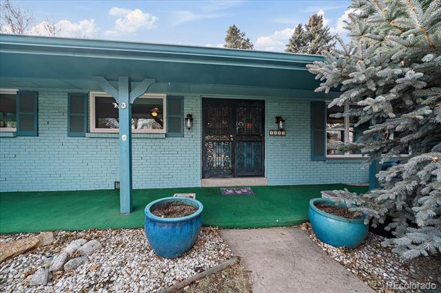 3831 S Hillcrest Drive