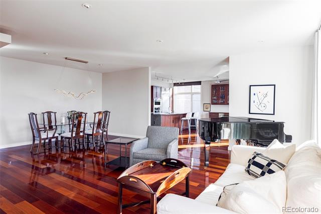 333 S Monroe Street Unit: 308