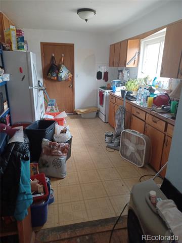 6027 W 61st Place