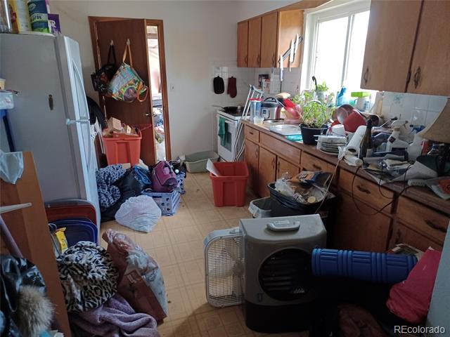 6027 W 61st Place