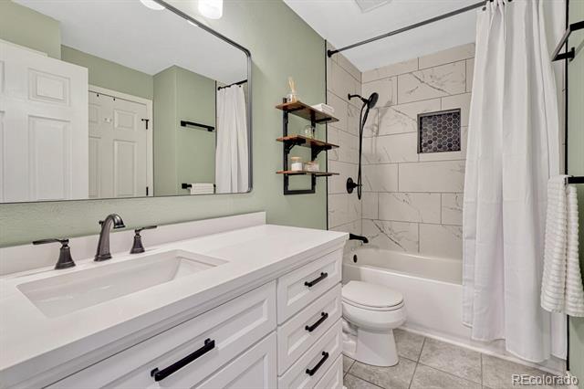 4152 S Dunkirk Way