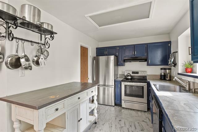 4559 Sunnyhill Drive