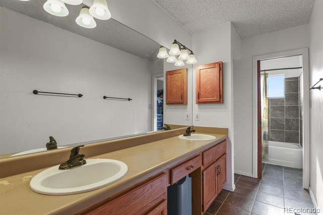 4559 Sunnyhill Drive