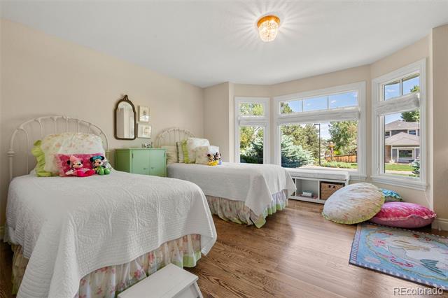 10 Oakmont Lane