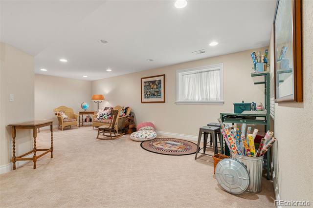 10 Oakmont Lane
