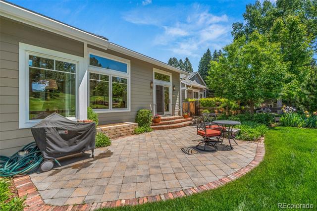10 Oakmont Lane