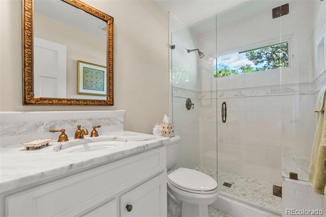 10 Oakmont Lane