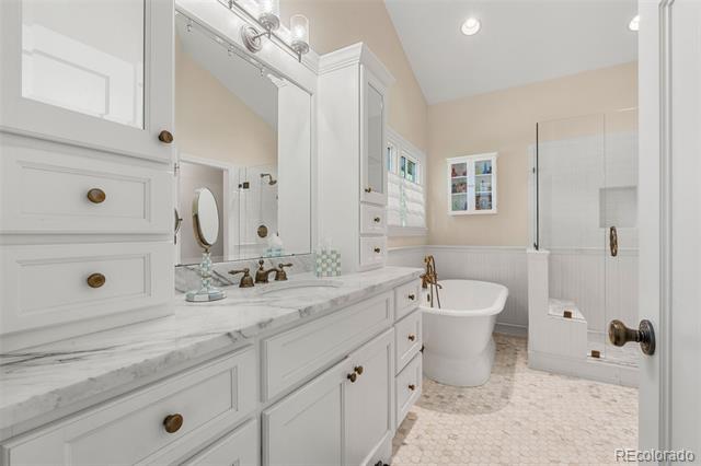 10 Oakmont Lane