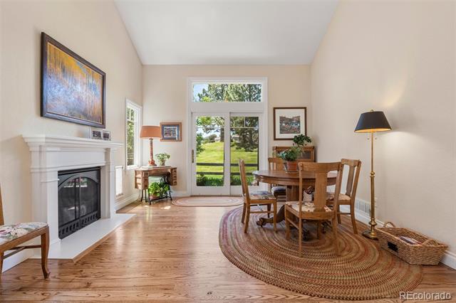 10 Oakmont Lane