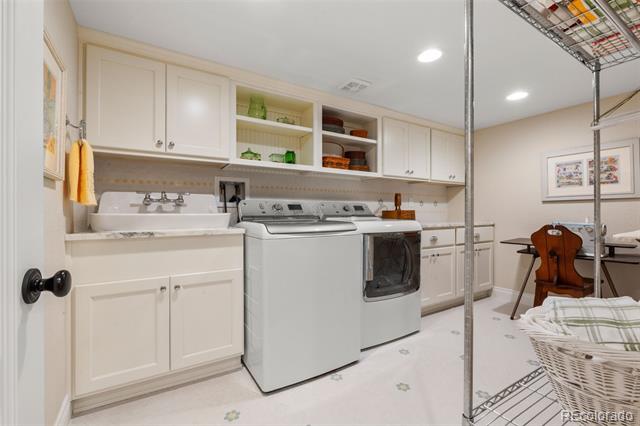 10 Oakmont Lane