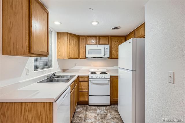 970 S Dawson Way Unit: 2