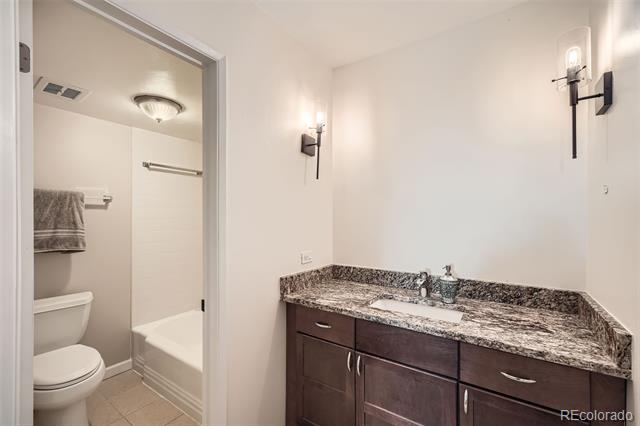 4570 E Yale Avenue Unit: 606