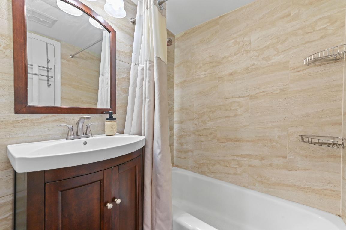 555 NW 4th Avenue 5070