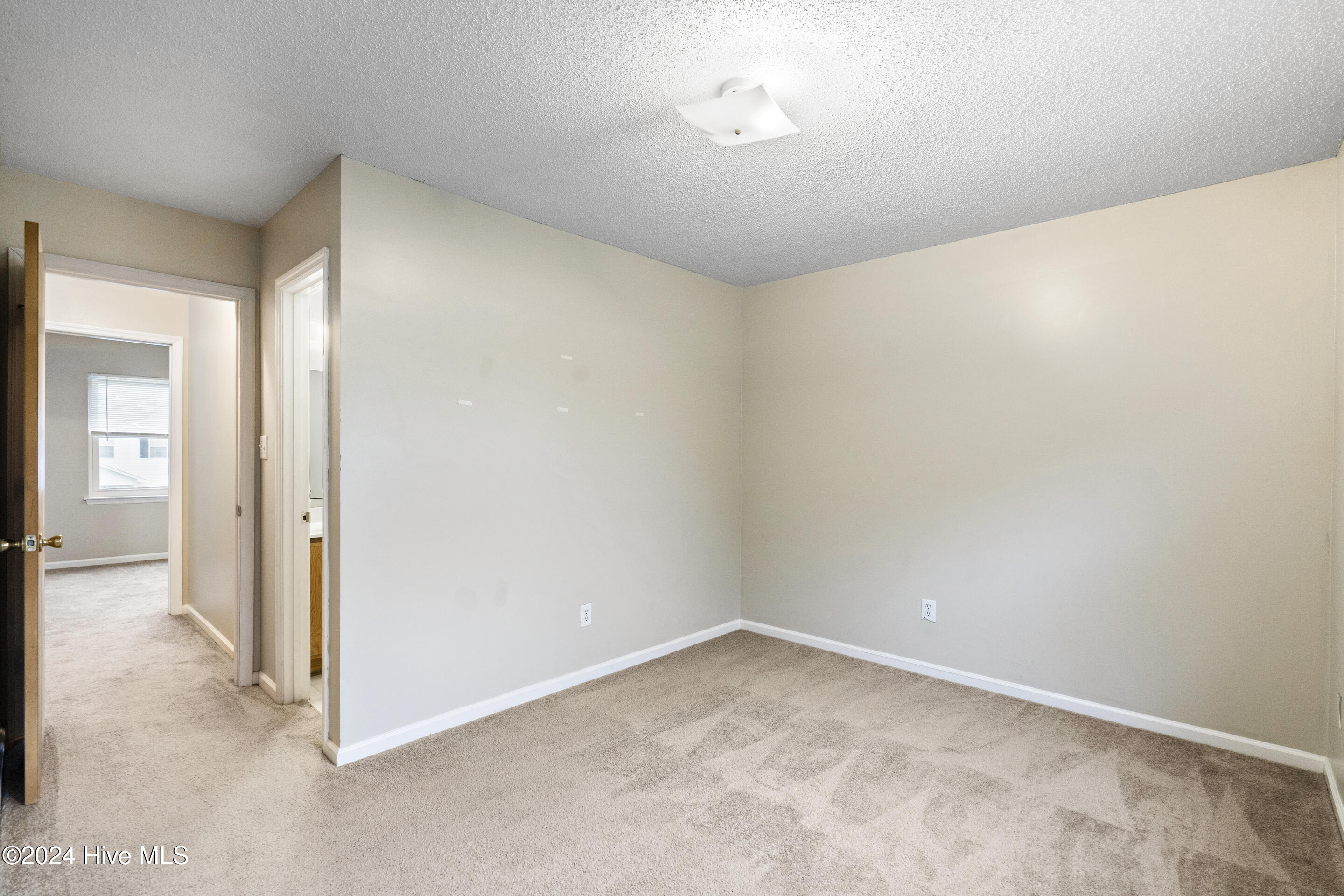 1096 W Pueblo Drive