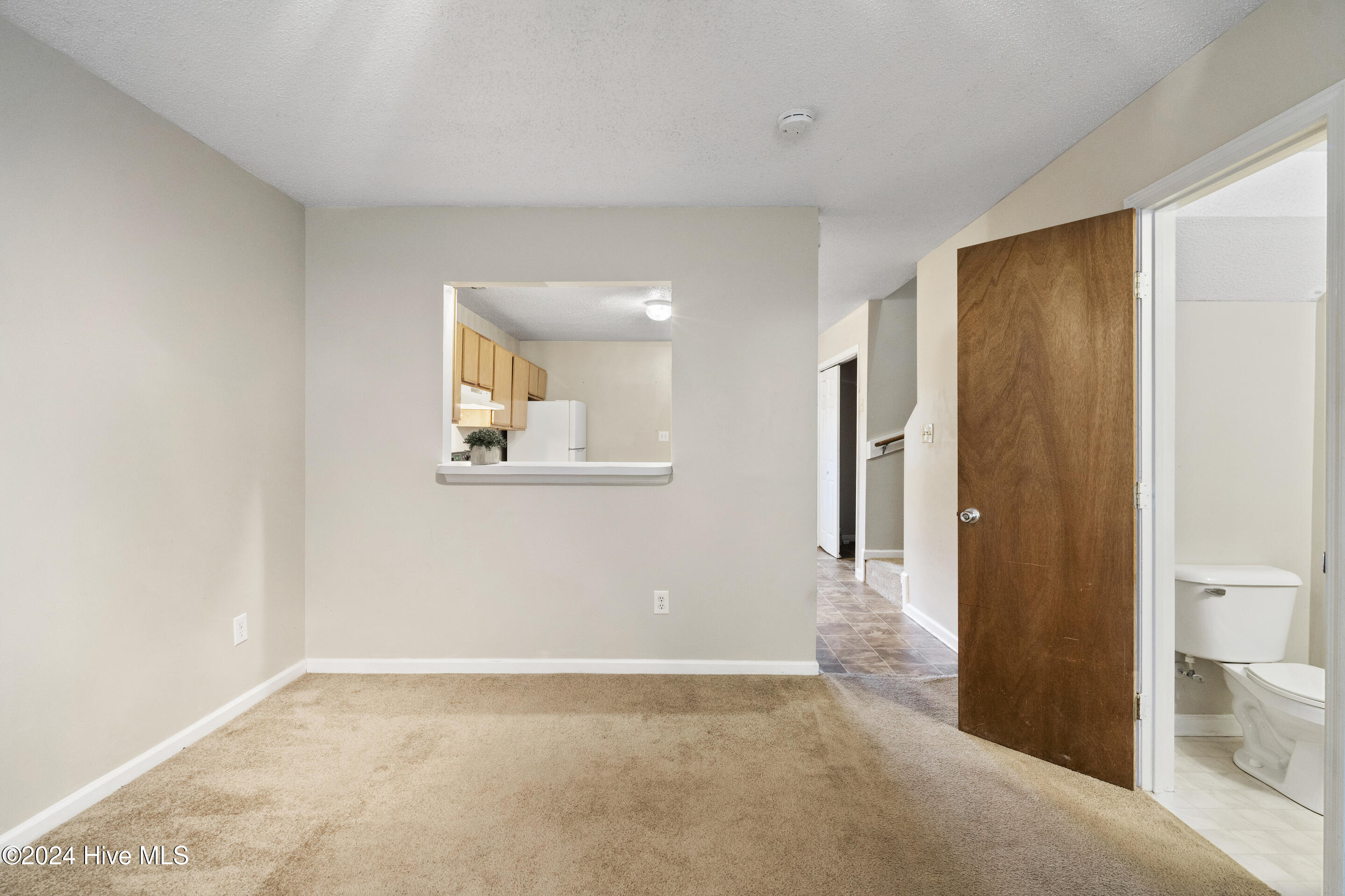 1096 W Pueblo Drive