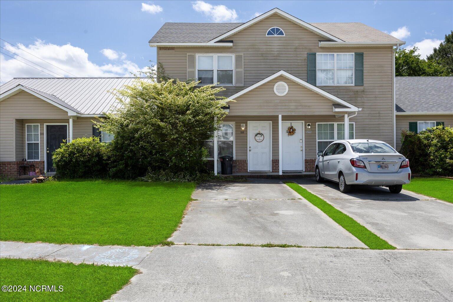 1096 W Pueblo Drive