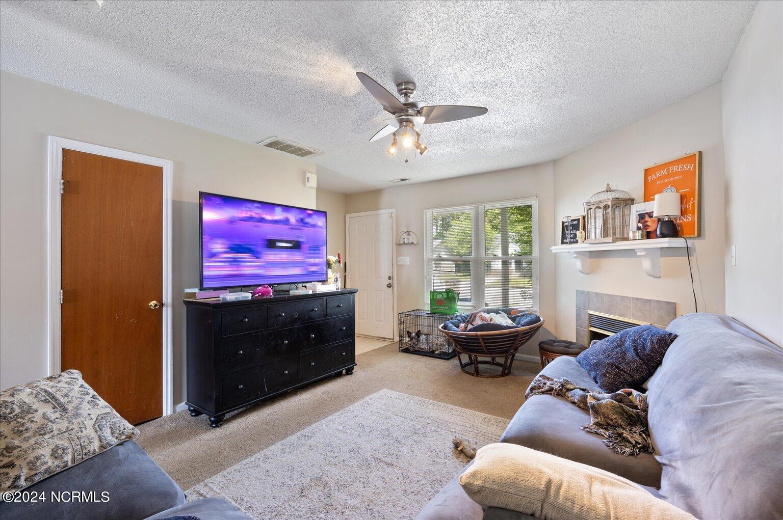 1096 W Pueblo Drive